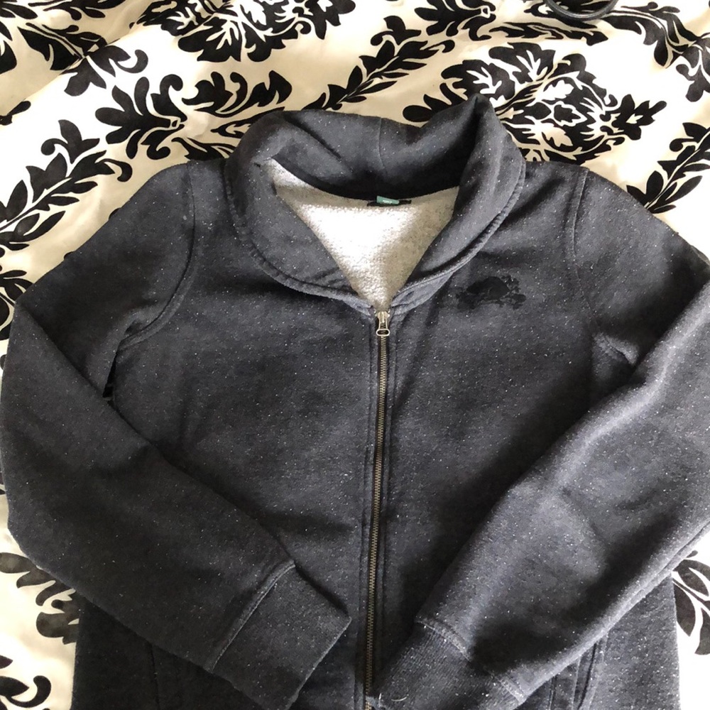 Roots sweater